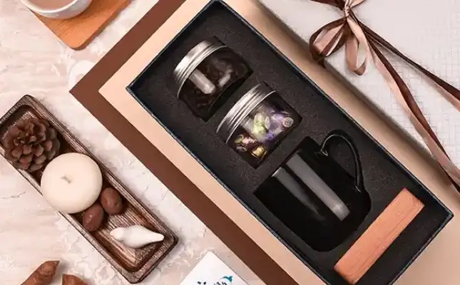 تصویری از هدایای سازمانی شب یلدا