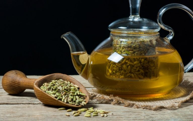 تصویری از دمنوش رازیانه برای درمان زخم معده